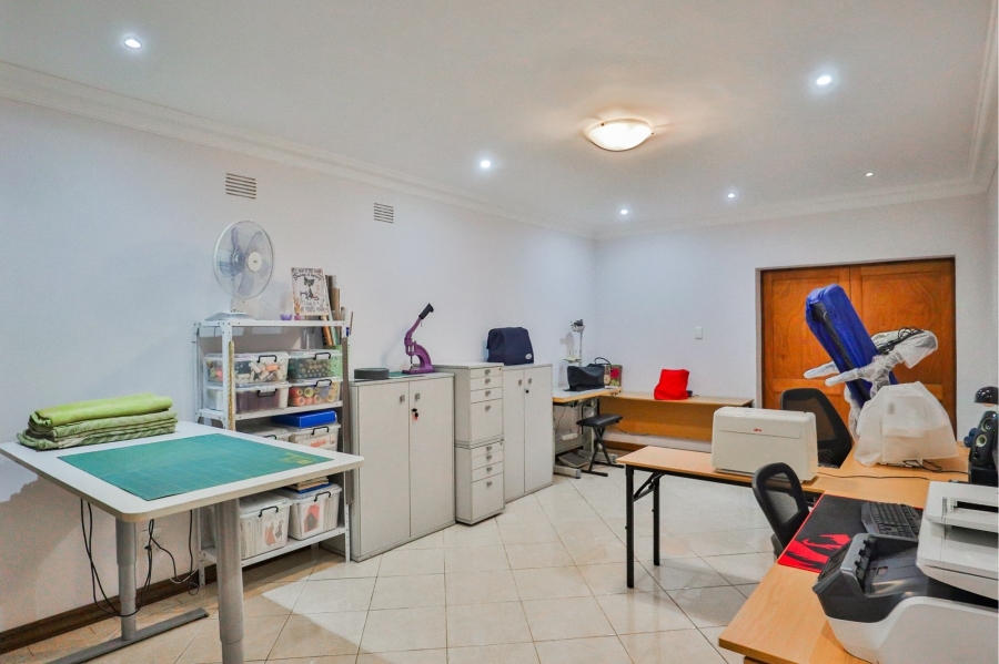 5 Bedroom Property for Sale in Xanadu Eco Park North West
